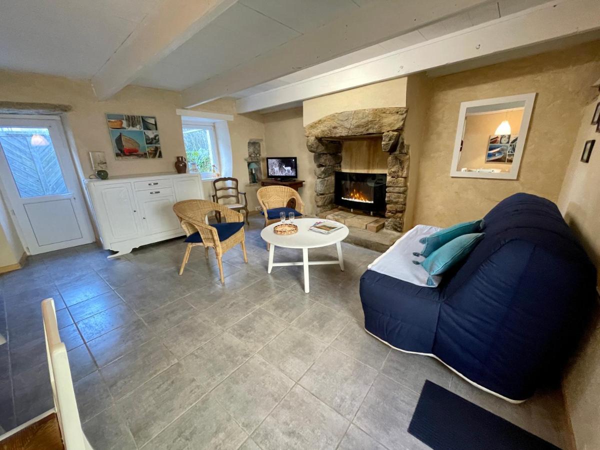 Authentique Penty Au Coeur Du Bourg Apartamento Roscanvel Exterior foto